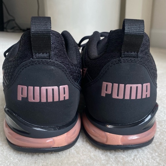 PUMA Voltaic Evo Sneaker Black & Rose Gold Women Athletic Shoes Size 8 - Picture 3 of 7
